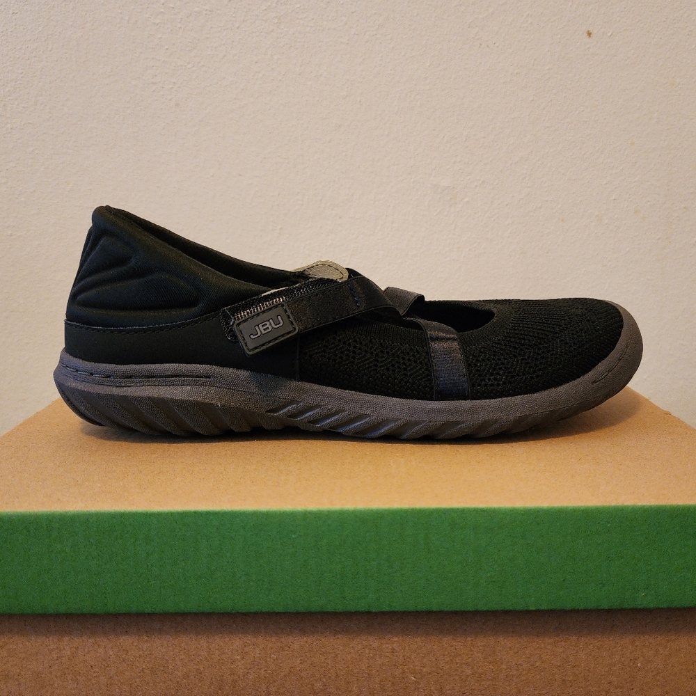 Black Camila Mary Jane shoes.